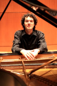 Dulu Headshot 1 credit Clare Yuan